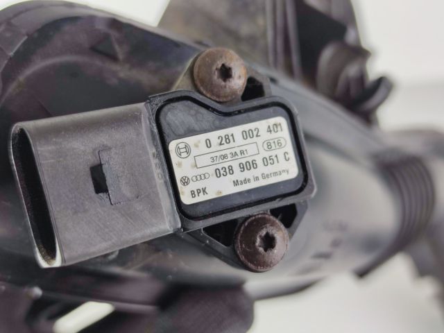 bontott AUDI A4 B8 Légbeömlő Cső