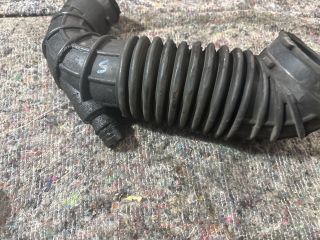 bontott AUDI A4 B8 Légbeömlő Cső