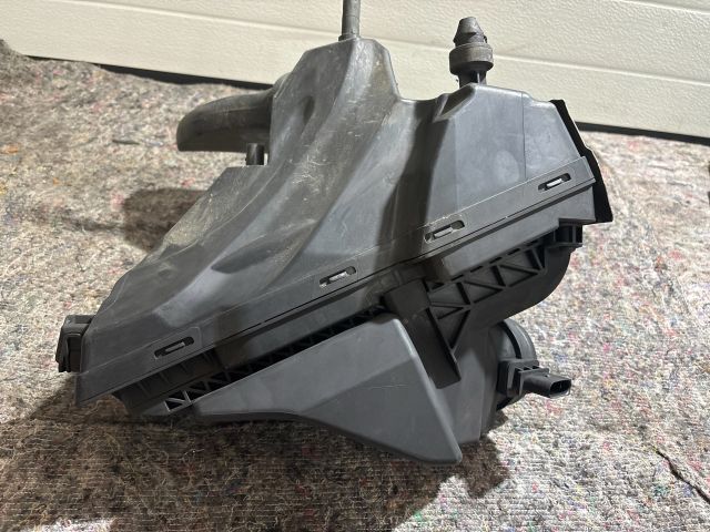 bontott AUDI A4 B8 Légszűrő Ház