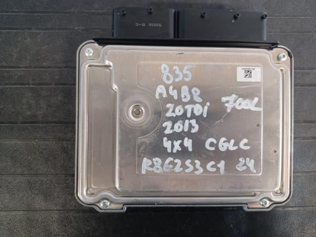 bontott AUDI A4 B8 Motorvezérlő