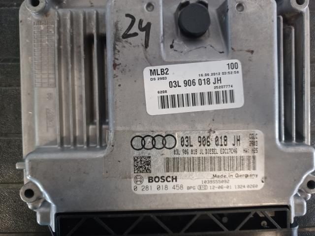 bontott AUDI A4 B8 Motorvezérlő