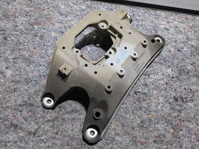 bontott AUDI A4 B8 Váltó Tartó Bak (Pozíciófüggetlen)