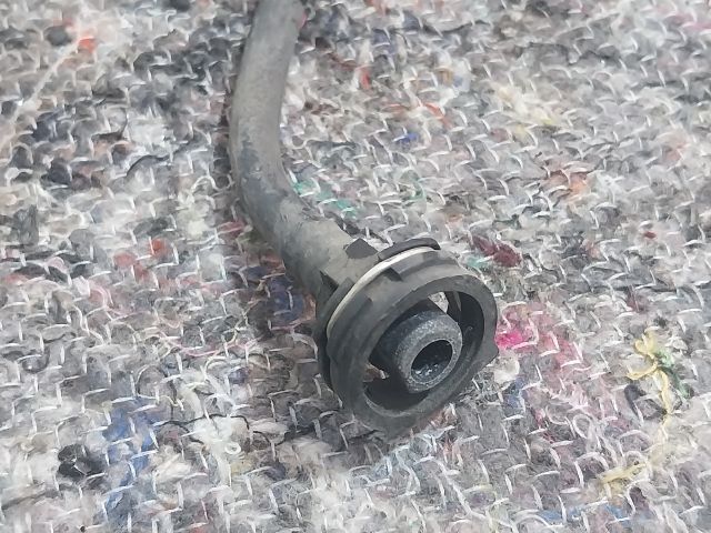 bontott AUDI A4 B8 Vízcső