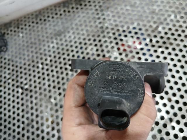 bontott AUDI A4 B8 Vízpumpa