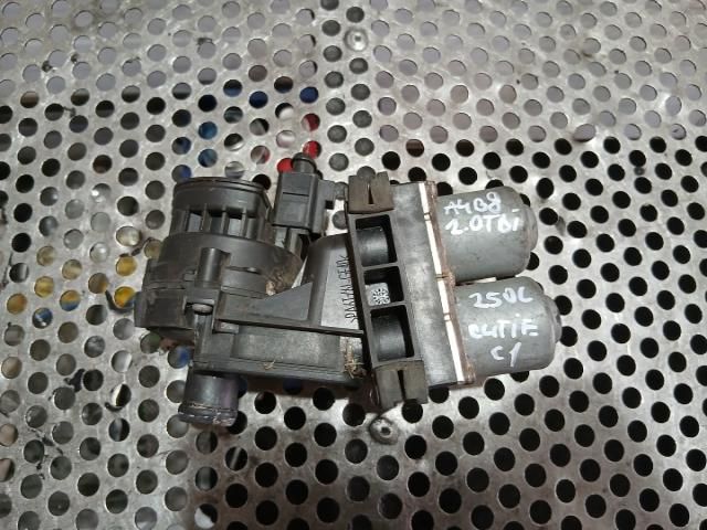 bontott AUDI A4 B8 Vízpumpa