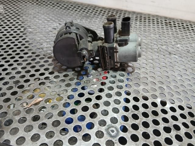 bontott AUDI A4 B8 Vízpumpa