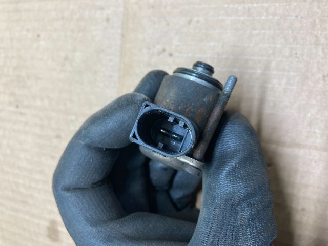 bontott AUDI A4 B8 Szervószivattyú Nyomás Gomba