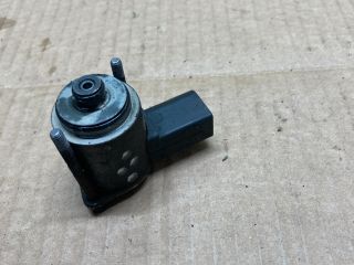 bontott AUDI A4 B8 Szervószivattyú Nyomás Gomba