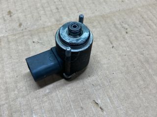 bontott AUDI A4 B8 Szervószivattyú Nyomás Gomba