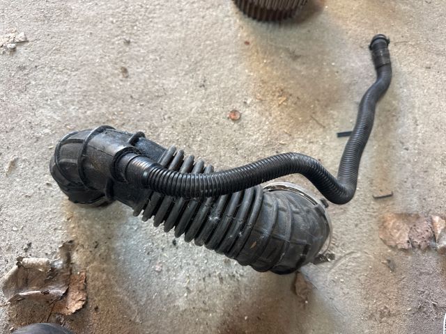 bontott AUDI A4 B8 Szívó Cső