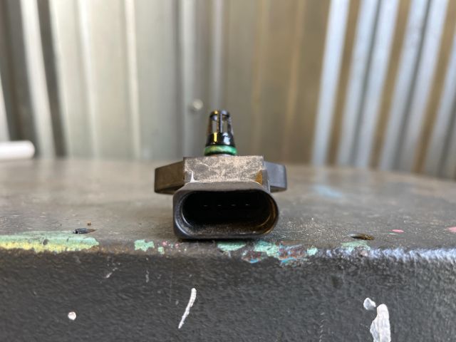 bontott AUDI A4 B8 Szívócső Nyomásérzékelő