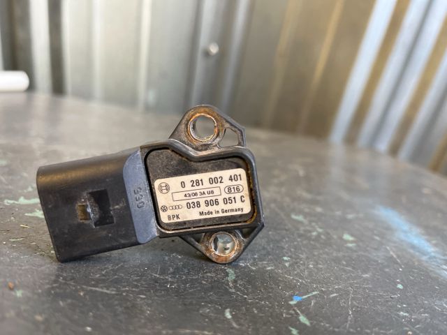 bontott AUDI A4 B8 Szívócső Nyomásérzékelő