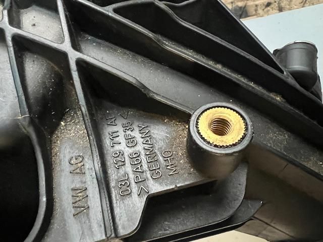 bontott AUDI A4 B8 Szívósor