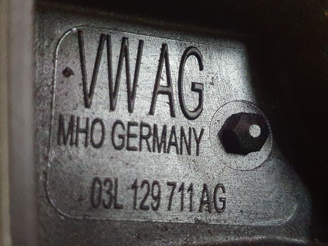 bontott AUDI A4 B8 Szívósor