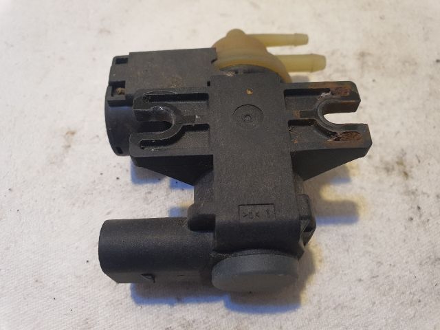 bontott AUDI A4 B8 Turbó Vákum Szelep