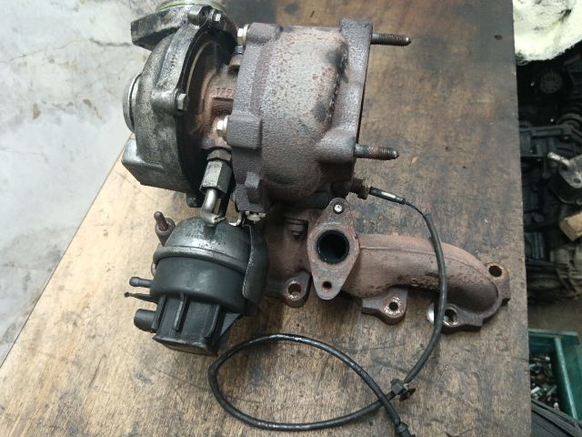 bontott AUDI A4 B8 Turbó