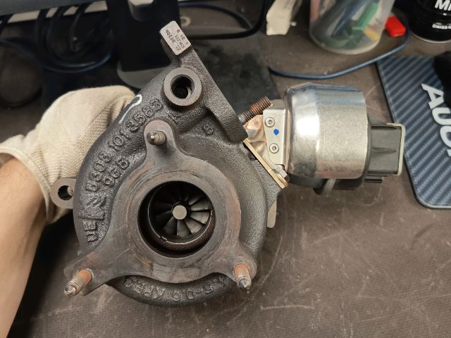 bontott AUDI A4 B8 Turbó