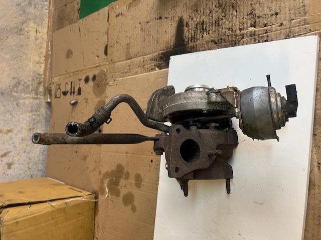 bontott AUDI A4 B8 Turbó