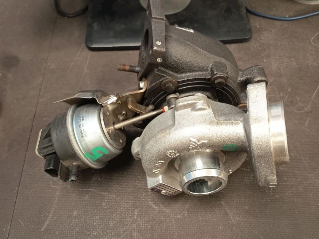 bontott AUDI A4 B8 Turbó