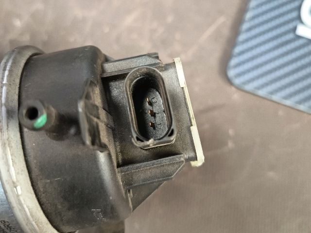 bontott AUDI A4 B8 Turbó