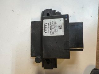 bontott AUDI A4 B8 Üzemanyag Szivattyú Relé