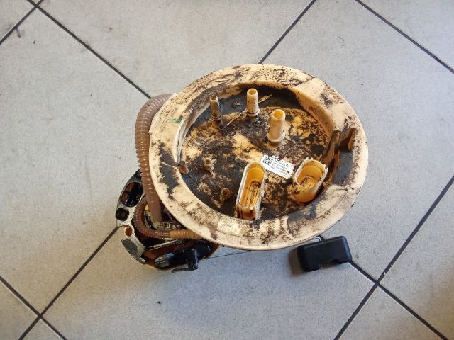 bontott AUDI A4 B8 Üzemanyag Szivattyú