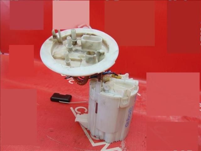 bontott AUDI A4 B8 Üzemanyag Szivattyú