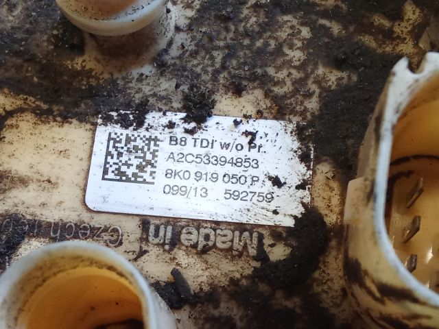 bontott AUDI A4 B8 Üzemanyag Szivattyú