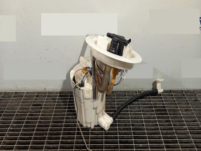 bontott AUDI A4 B8 Üzemanyag Szivattyú