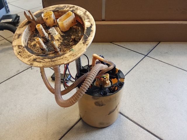 bontott AUDI A4 B8 Üzemanyag Szivattyú