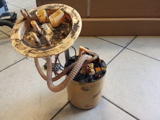 bontott AUDI A4 B8 Üzemanyag Szivattyú