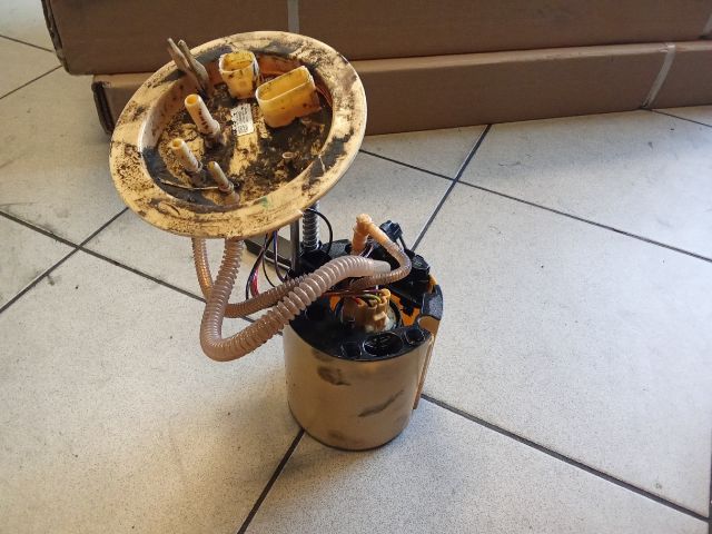 bontott AUDI A4 B8 Üzemanyag Szivattyú