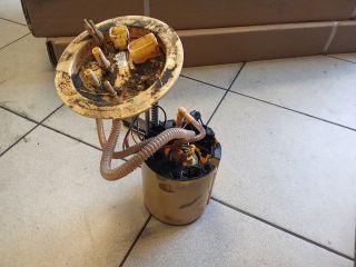 bontott AUDI A4 B8 Üzemanyag Szivattyú