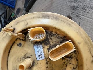 bontott AUDI A4 B8 Üzemanyag Szivattyú