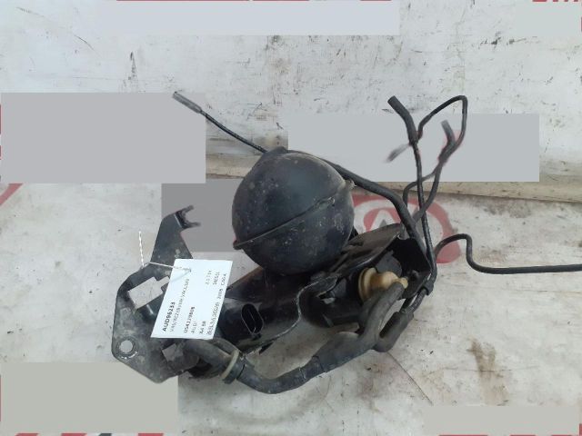 bontott AUDI A4 B8 Vákum Tartály