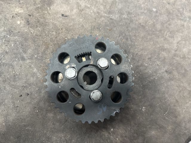 bontott AUDI A4 B8 Vezérműkerék Agy