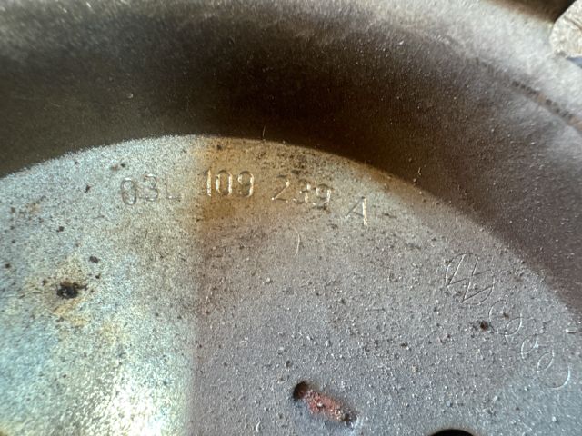 bontott AUDI A4 B8 Vezérműkerék