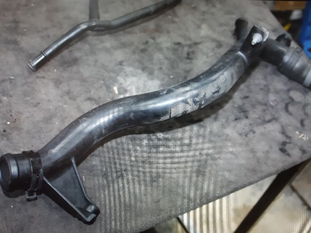 bontott AUDI A4 B8 Vízcső