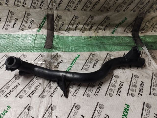 bontott AUDI A4 B8 Vízcső