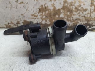 bontott AUDI A4 B8 Vízpumpa