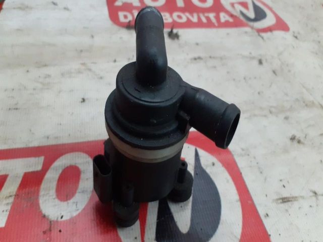 bontott AUDI A4 B8 Vízpumpa