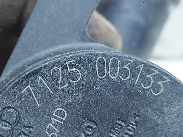 bontott AUDI A4 B8 Vízpumpa