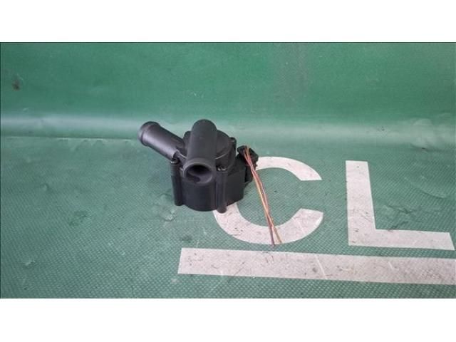 bontott AUDI A4 B8 Vízpumpa