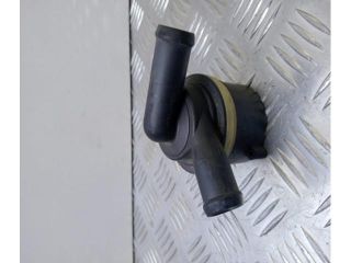 bontott AUDI A4 B8 Vízpumpa