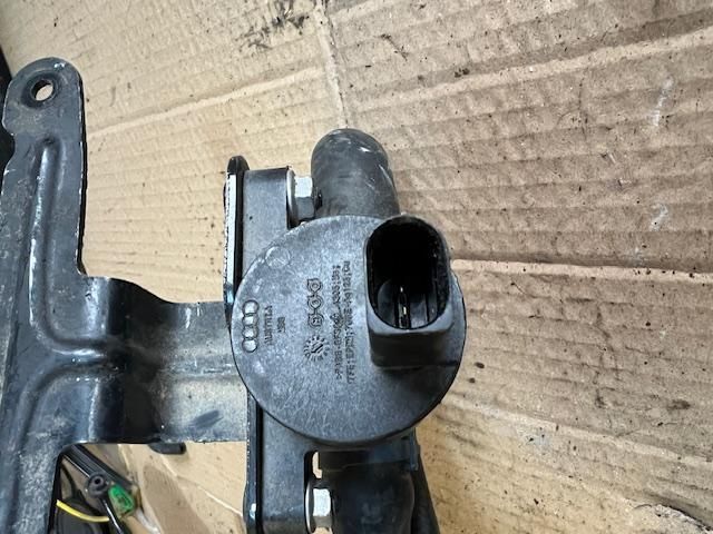 bontott AUDI A4 B8 Vízpumpa