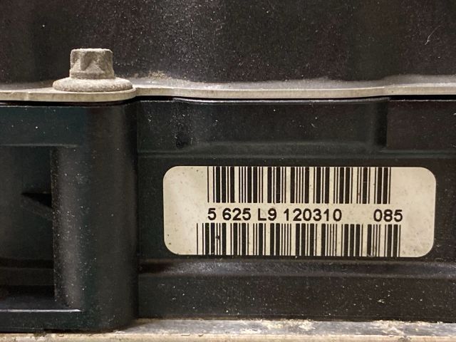 bontott AUDI A4 B8 ABS Kocka