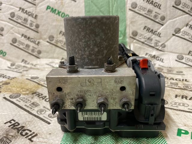 bontott AUDI A4 B8 ABS Kocka