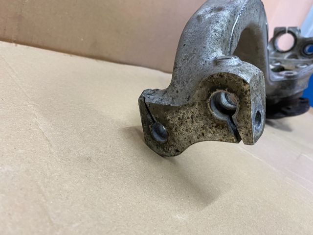 bontott AUDI A4 B8 Bal első Csonkállvány Kerékaggyal