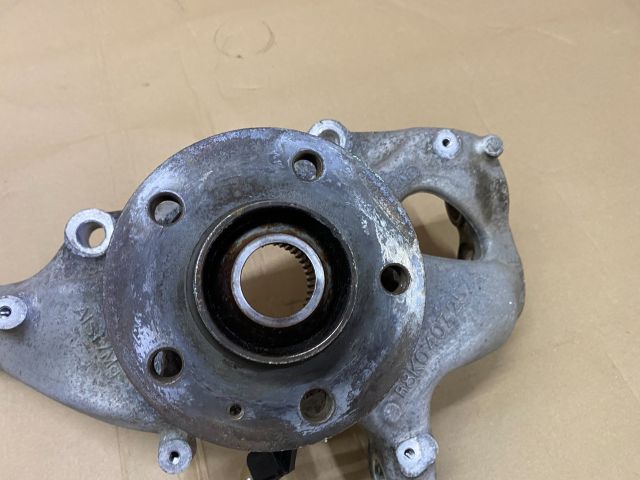 bontott AUDI A4 B8 Bal első Csonkállvány Kerékaggyal