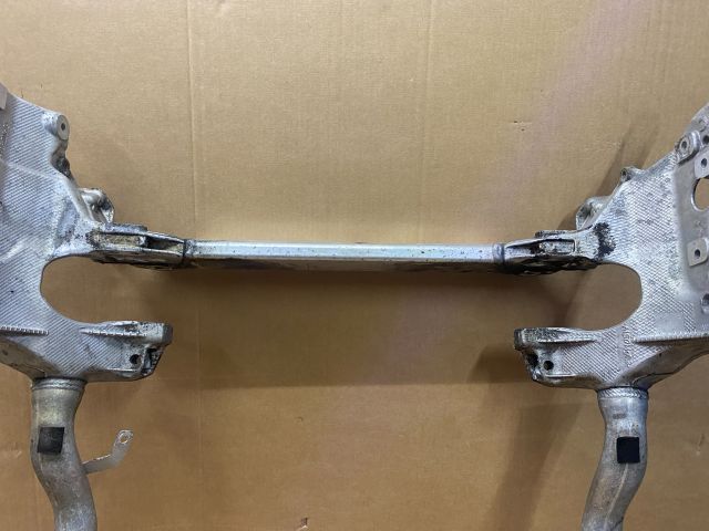 bontott AUDI A4 B8 Első Bölcső